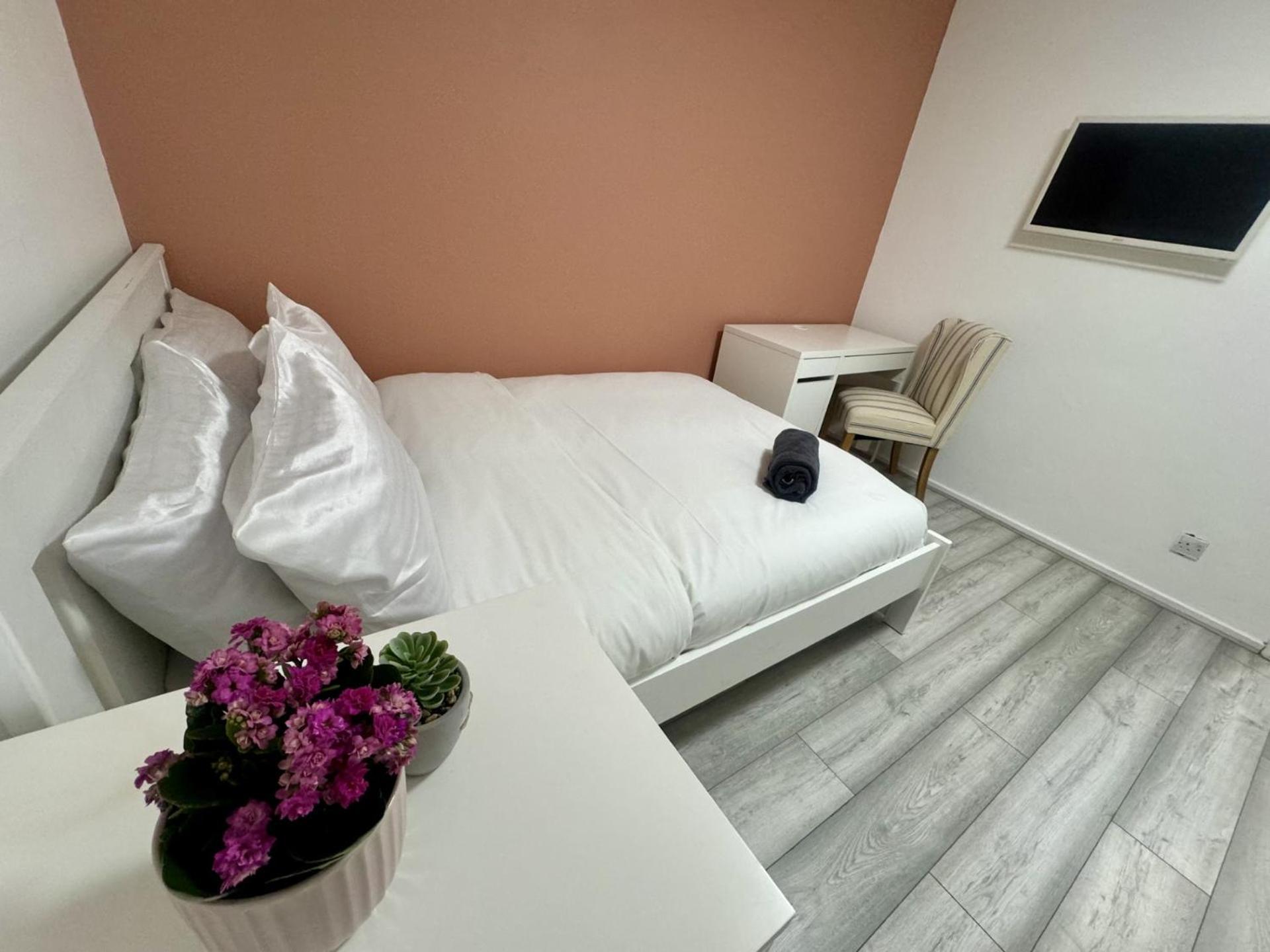 Tottenham Velvet Suites London Exteriör bild