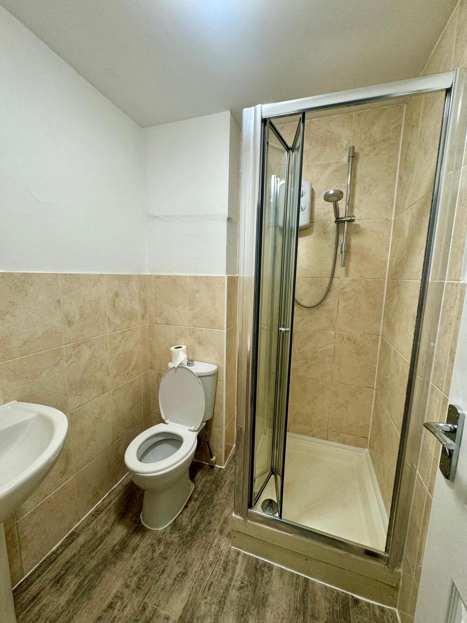 Tottenham Velvet Suites London Exteriör bild